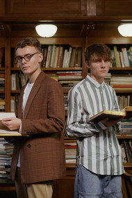 Holding books that symbolise knowledge and potential, these students embody the university’s mission to cultivate leaders capable of addressing global challenges