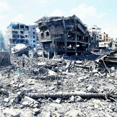 Destrozos ocasionados por un ataque israelí en Gaza