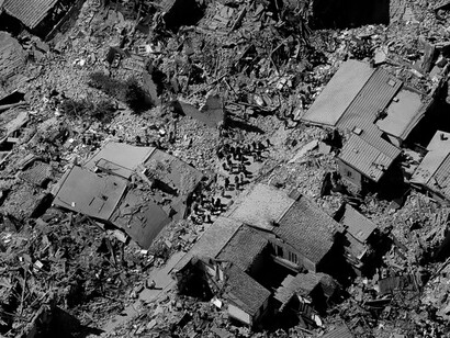 La devastazione del terremoto