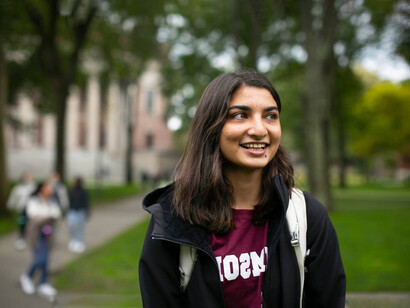 Estudiante en Harvard. La administración Trump prohibió temporalmente que Harvard reciba estudiantes extranjeros, afectando también a judíos no estadounidenses, bajo el argumento de combatir el antisemitismo
