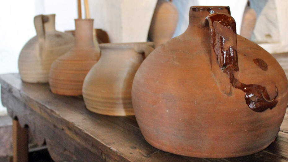 Cocina popular, Exhibition view. Courtesy of Museo Unicaja de Artes y Costumbres Populares
