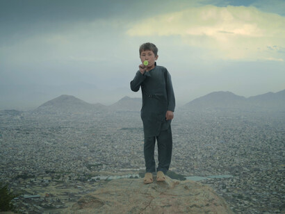 Aziz Hazara, Bow echo (image extraite de la vidéo). Avec l'aimable autorisation de S.M.A.K.