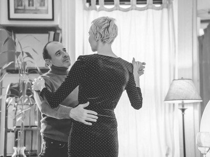 Coppia che danza. L'effetto spettatore nel film C'è ancora domani: il ritratto di una società che ignora la violenza domestica