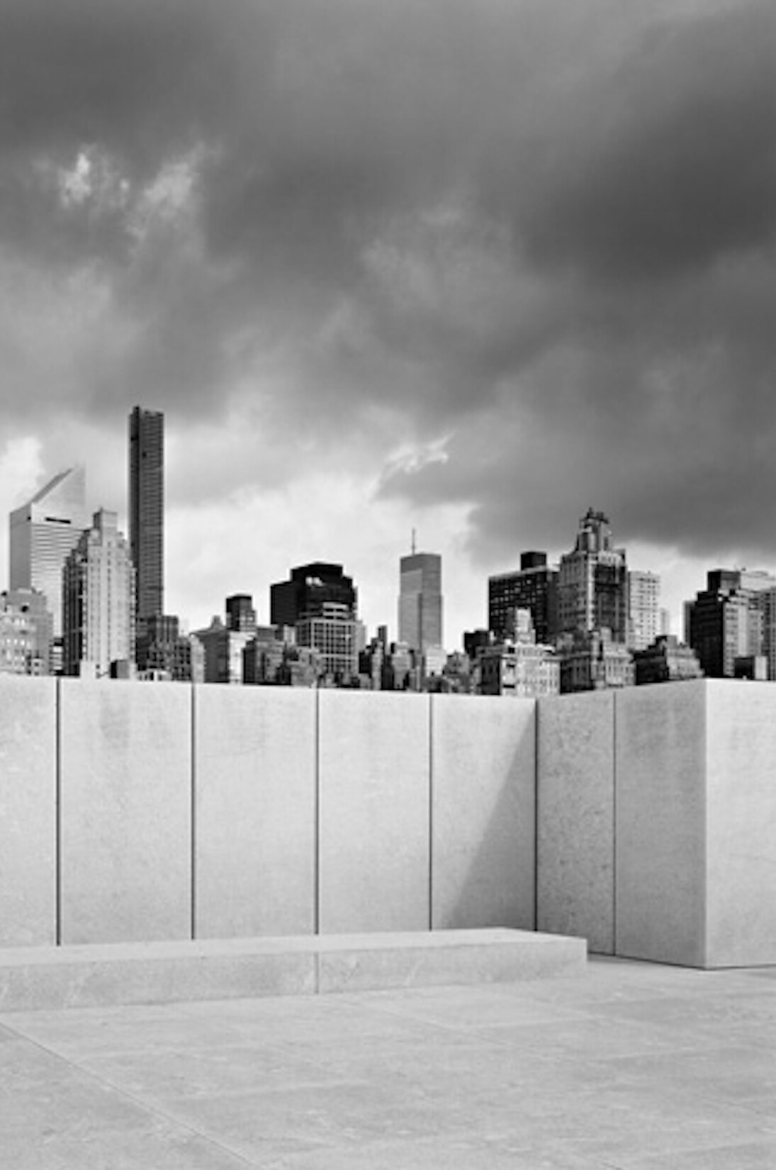 Mitch Epstein, Clouds #86, New York City, 2015. Courtesy of Galerie Les filles du calvaire