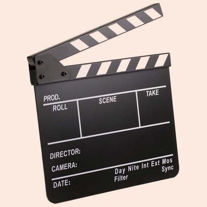 Claqueta de cine. La intención del joven director de hacer algo alternativo no prosperó mucho; quienes pagaban la producción exigieron más de lo mismo