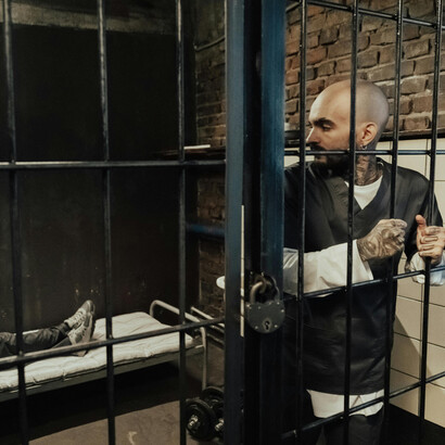 Escribió una historia coherente y creíble que ella contó a la jueza y que los medios se encargan de repetir. En las redes me condenan sin juicio, me linchan en público, sabiendo ambos que todo es un invento, una gran mentira