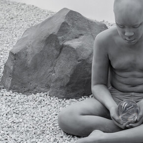 Hans Op de Beeck, Brian, 2018, Polyester, glass, coating, 62 x 58 x 62 cm. Exhibiton view ‘Kids, cabinets, pictures and ponds’ - Galleria Continua/ Les Moulins, May 2018. Courtesy the artist and Galleria Continua, San Gimignano / Beijing / Les Moulins / Habana. Photo by Oak Taylor-Smith