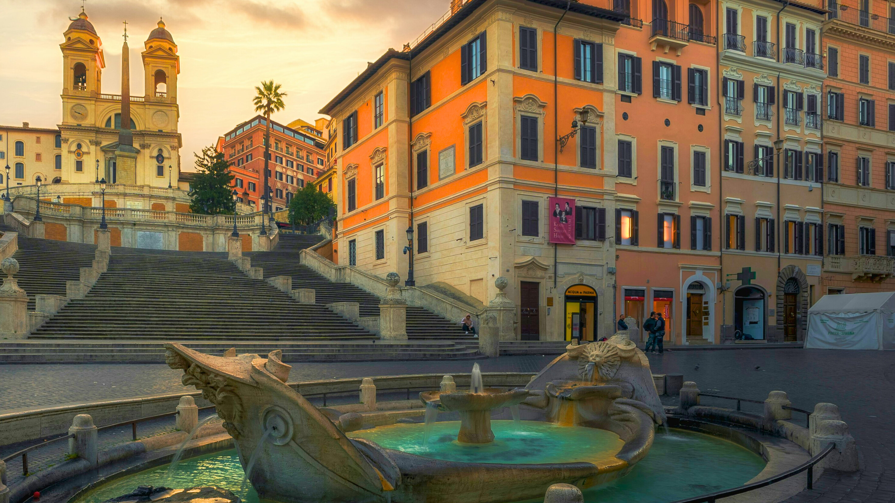 Rome between the monuments | Meer