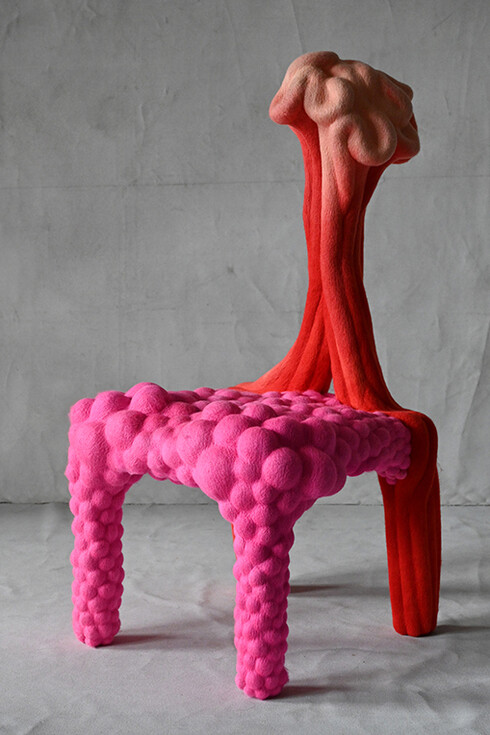 Through sculptural furniture made of felted wool, Liam Lee combines comfort with elements of pop art culture