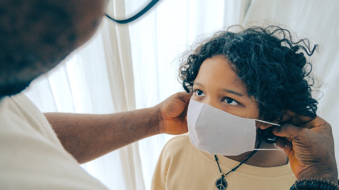 O uso de máscaras: uma defesa simples, mas vital, na luta contra o Covid-19