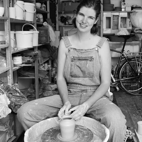 Elizabeth Macneal, her job as a potter