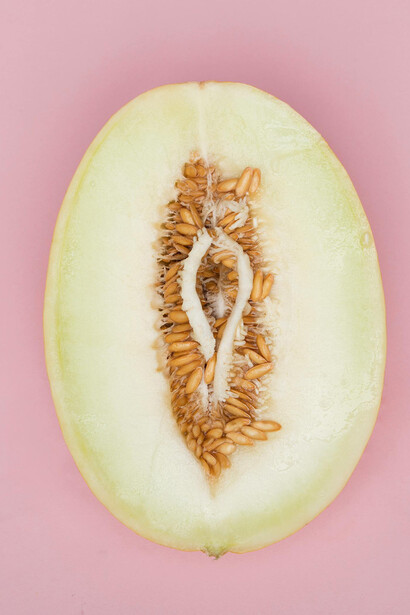 A amizade e a confiança são fundamentais nas relações e podem ser mais valiosas do que as expectativas românticas idealizadas