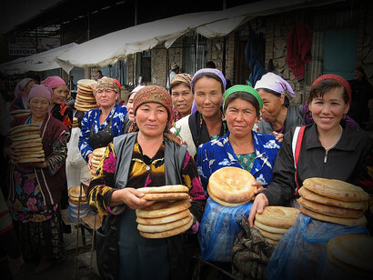 Bazar en el centro de la ciudad de Urgut, Uzbekistán