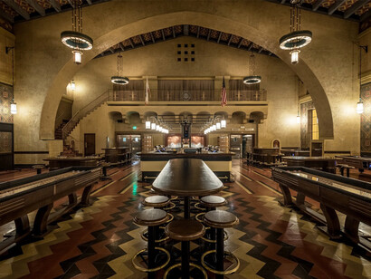 Imperial Western, interno