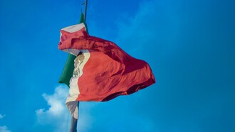 Las banderas de México ondean a media asta 