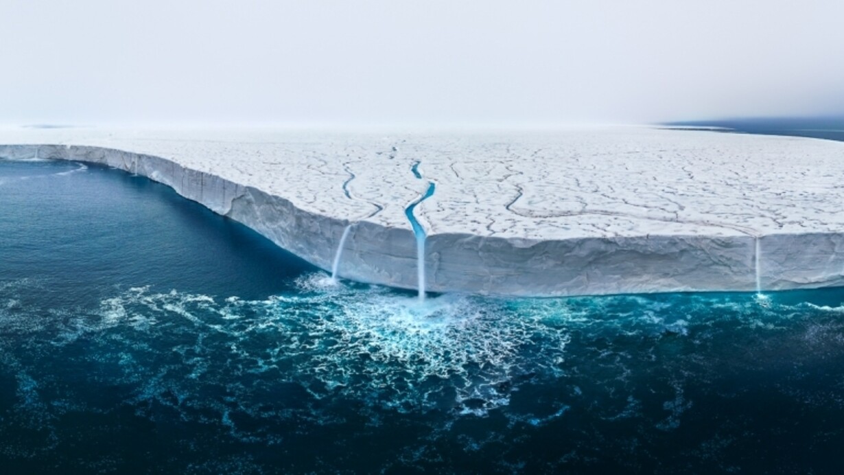 Il vincitore della categoria Nature è il fotografo indiano Thomas Vijayan e Austfonna Ice Cap titola una fotografia che arriva dalle isole Svalbard in Norvegia