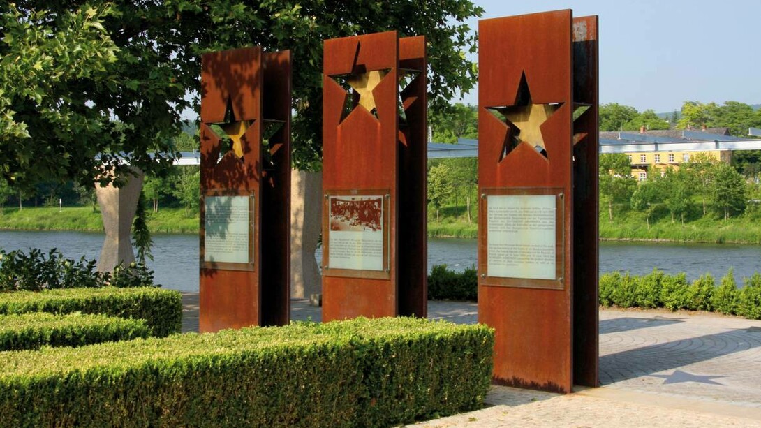 Monument Accords de Schengen, stèle commémorative "M 2000"