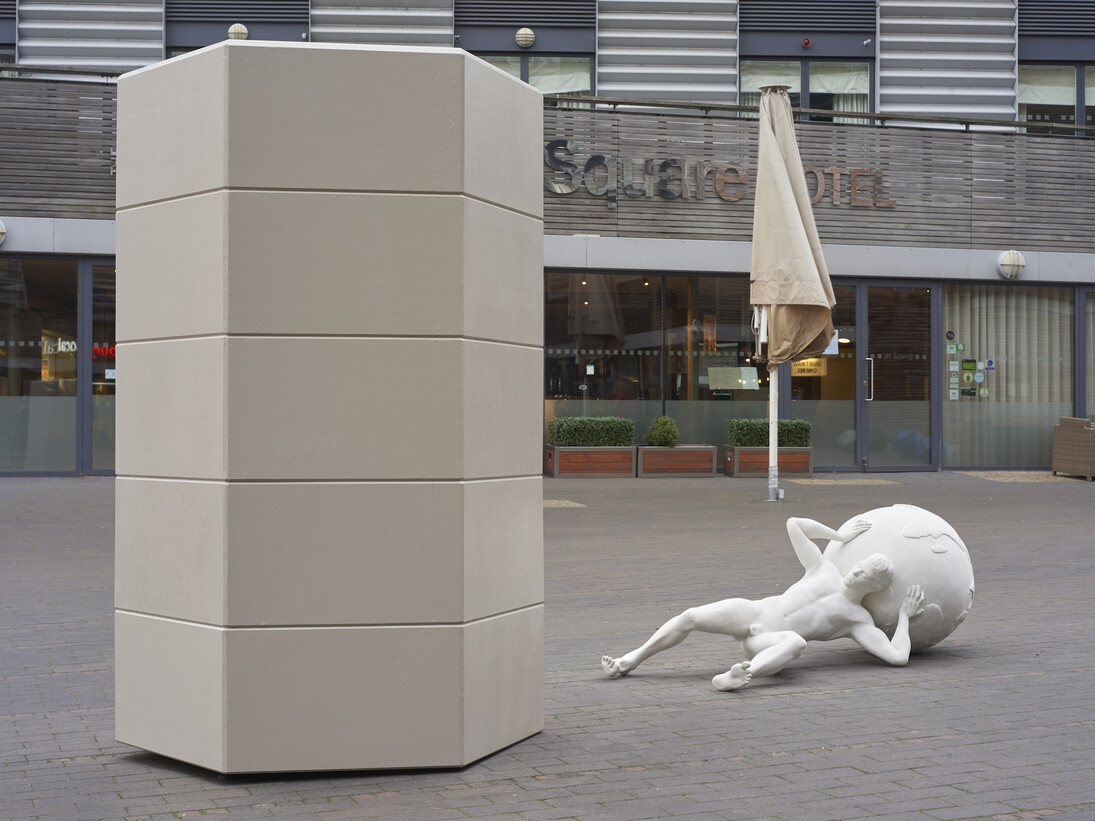 Lucy Tomlins, Pylon and Pier, 2017. Sculpture At Bermondsey Square. Image courtesy Vitrine. Photographer Jonathan Bassett. 