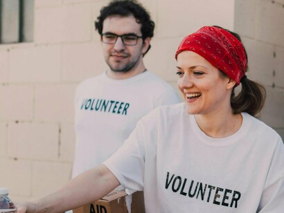 O mundo mudou! Esta realidade é a máxima quando nos deparamos com as atribulações do mundo moderno, cada vez mais tecnológico e desumano. Marcado pelo individualismo e pela velocidade das relações humanas, a solidariedade ressurge como um valor essencial à convivência, à justiça social e à construção de uma sociedade mais empática e equilibrada
