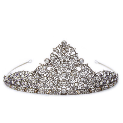 Mario Buccellati, Tiara sforata a tulle in argento platinato e foderato in oro giallo, incassato con brillanti e diamanti taglio rosa, 1929 