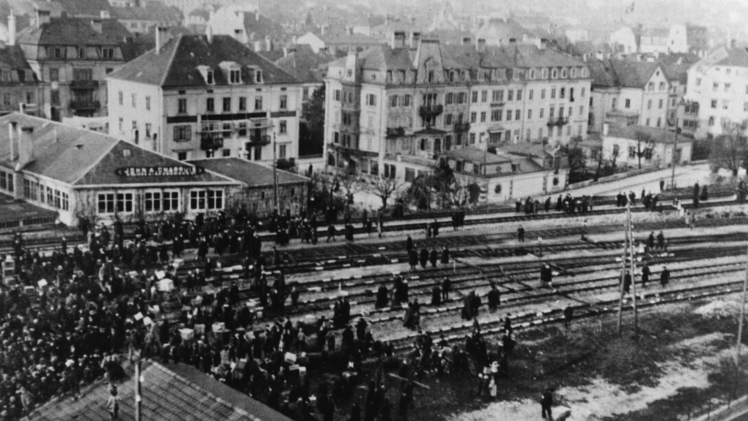 Occupazione dei binari nella stazione di La Chaux-de-Fonds il 12 novembre 1918

Bibliothèque de la Ville La Chaux-de-Fonds