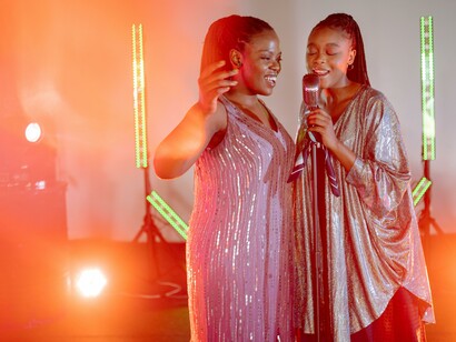 Cantoras em show ao vivo