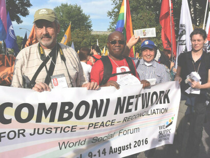 Em última análise, a fórmula do FSM é proporcionar um espaço aberto, com múltiplos painéis, que a ausência de uma política de comunicação transforma em atos de autorreferencialidade