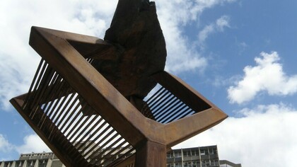 Harry Abend. Escultura en la escuela de Metalurgia de la Universidad Central de Venezuela