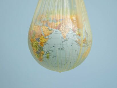 E não se engane, o aquecimento não afetaria somente a produção vegetal. A cadeia produtiva é interligada. Isso me lembra de como tudo na natureza está conectado. A pecuária, por exemplo, sofreria imensamente. O gado, especialmente as raças europeias mais comuns no Brasil, sofre um profundo estresse térmico em altas temperaturas