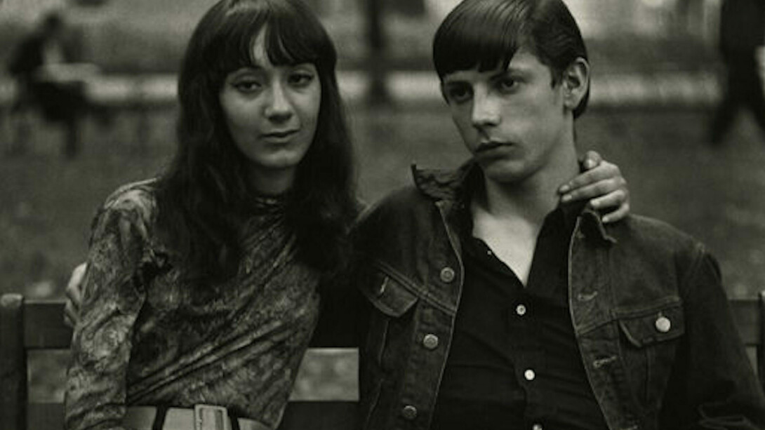 Diane Arbus, Young Couple on a Bench in Washington Square Park, N.Y.C., 1965, Gelatin siver print, Framed: 24 1/2 x 24 1/2 inches (62.2 x 62.2 cm). Courtesy of David Zwirner

