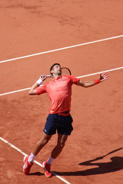 Novak Djokovic. Novak Djokovic va arriver en force et frais comme un gardon pour tenter de conforter son avance et ainsi occuper le trône pour la huitième fois de sa carrière © By 350z33 - Own work, CC BY-SA 4.0