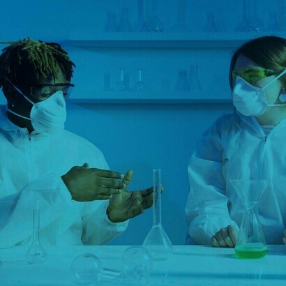 Ricercatori in un laboratorio