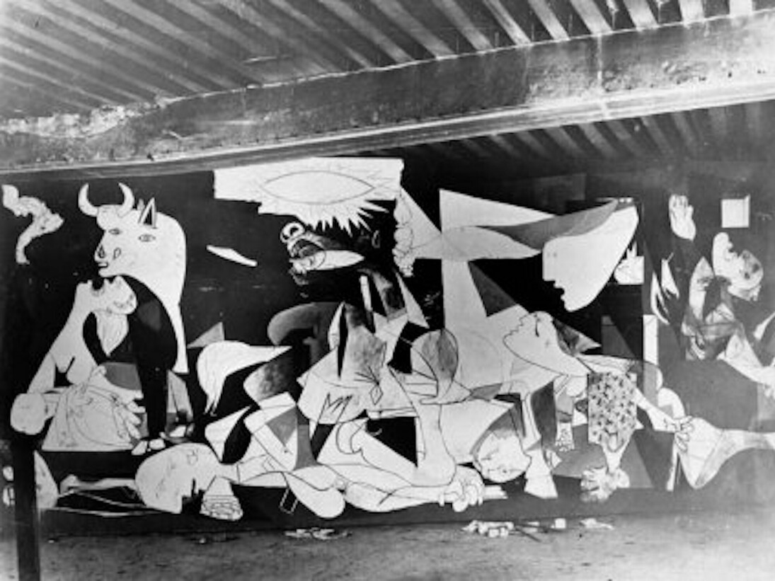 Dora Maar (Henriette Theodora Markovitch)
Reportage sur l'évolution de «Guernica» (Photo Report of the Evolution of “Guernica”). Courtesy of Museo Reina Sofía