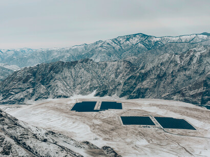 The mountains full of snow, solar panels can still collect energy from the sun