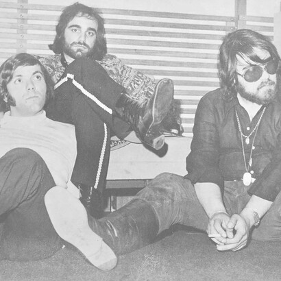 Aphrodite's Child, grupo musical integrado por Vangelis Papathanassiou (teclados), Demis Roussos (bajo y voces) y Loukas Sideras (percusión y voces)