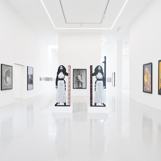 Various artists, Orlan toute(s) / All (ways), exhibition view. Courtesy of Ceysson & Bénétière