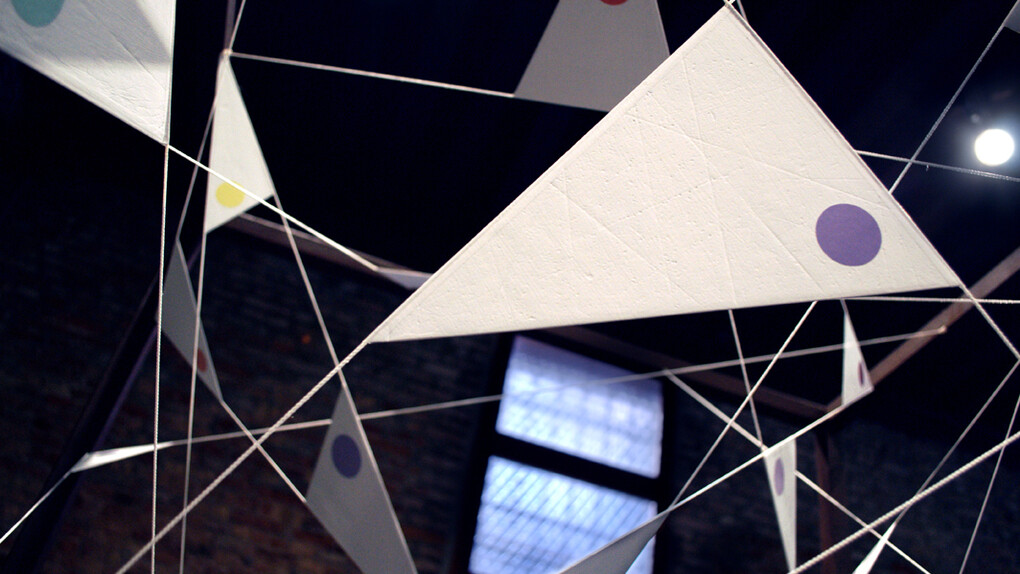 Perspectives, 2011 © Photo Vjvisualoop, 106 x 160 x 160 cm, Iron, plexiglas, polyester thread, carbon fibers, color, software