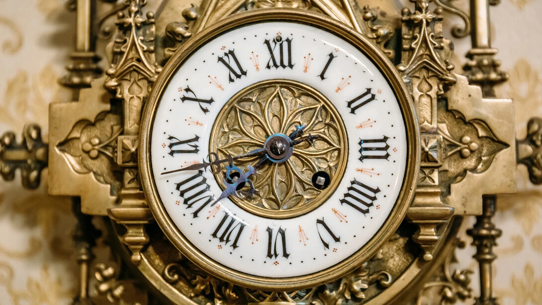 Carátula de reloj en bronce y hierro del siglo XIX, Francia