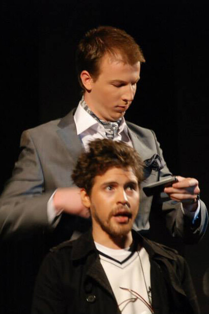 Mihailo (Jovan Krivokapić) and Mili/Van Nistelvan ( Petar Novaković)