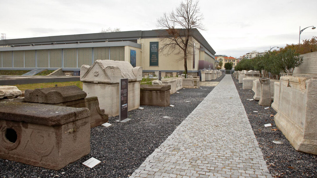 Field, house, garden, grave, exhibition view. Courtesy of Archaeological Museum of Thessaloniki
