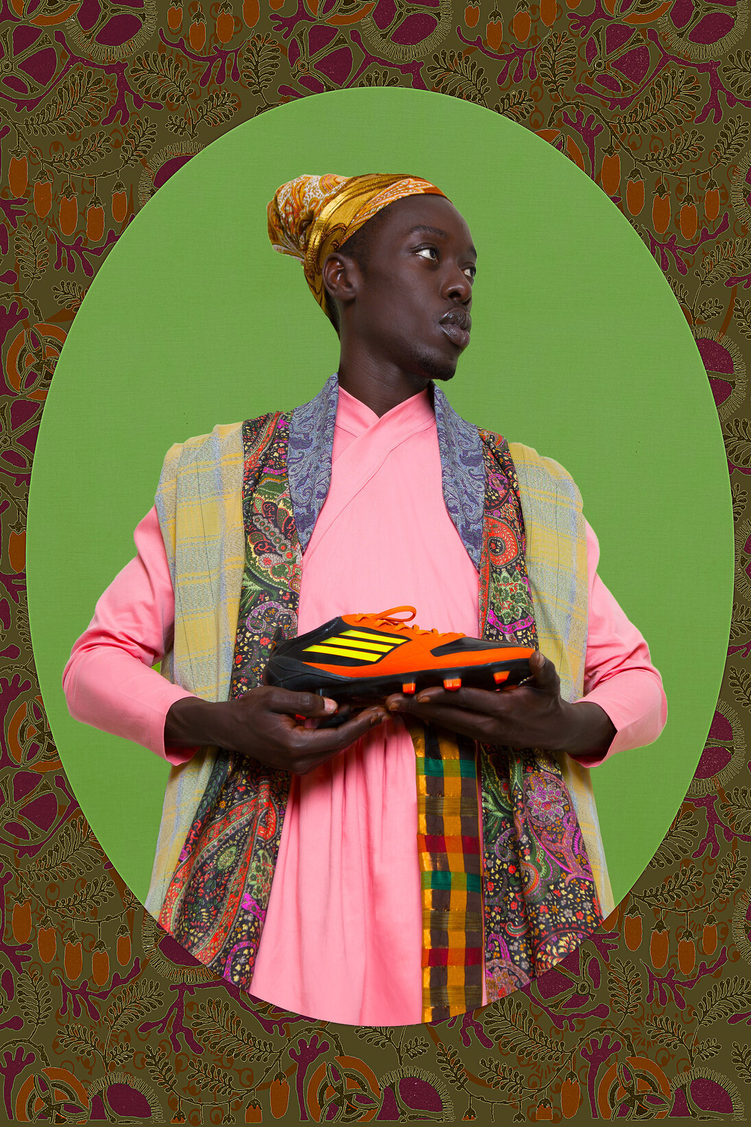 Omar Victor Diop, Ikhlas Khan, Diaspora series, 2015, Pigment inkjet printing on Harman By Hahnemuhle paper, 120 x 80 cm, Courtesy of Magnin-A, Paris
