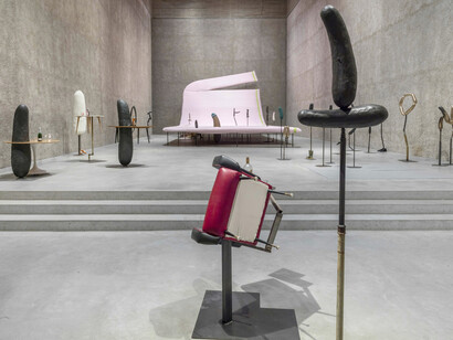 The Serious Life of a Ridiculous Man. Courtesy of König Galerie