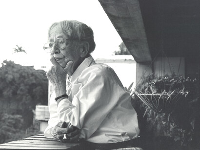 Gego, 1988, Photo: Gerd Leufert, © Fundación Gego, Courtesy Dominique Lévy Gallery, New York / London
