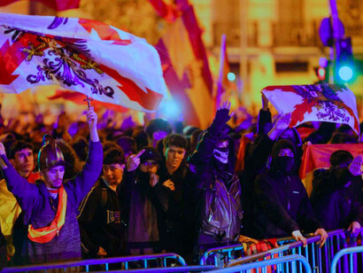 Grupos de ultraderecha en las manifestaciones contra el PSOE en Madrid, España