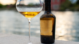 Venissa bianco su un canale di Venezia © Valeria Necchio