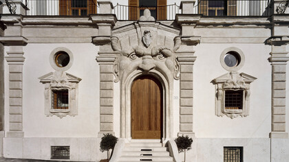 Palazzetto Zuccari, Roma, il portone con la bocca mostruosa di marmo