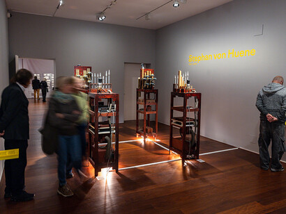 Under the spell of Mozart’s magic flute, exhibition view. Courtesy of Museum der Moderne