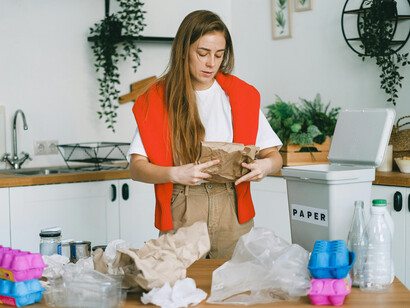 Fomentar una economía circular basada en la conciencia ecológica y el consumo responsable es esencial para transformar la basura en una oportunidad de cambio sostenible