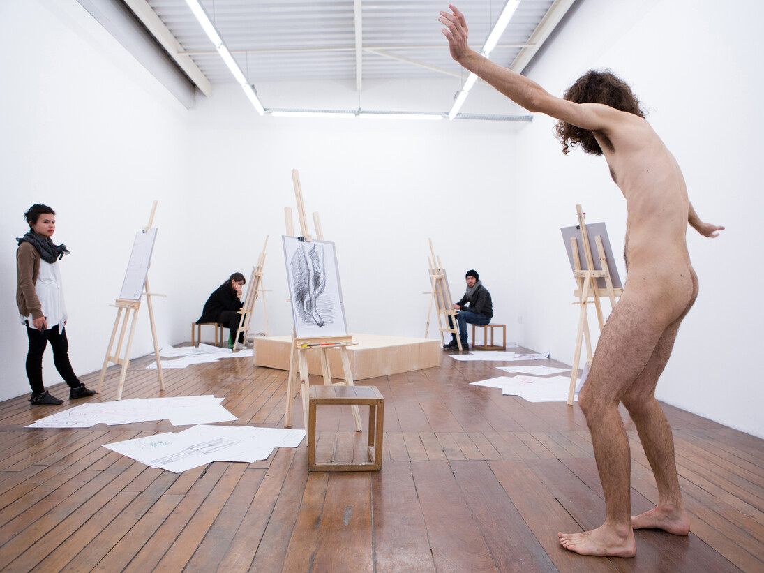 Fabio Morais, Modelo Vivo, 2014. Performance with Daniel Fagundes. Photo Rafael Cañas