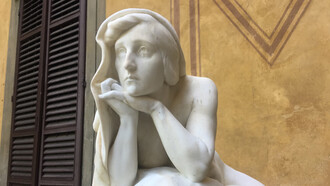 La escultura estuvo en silencio tantos años y saca la voz como tantas mujeres lo hacen hoy